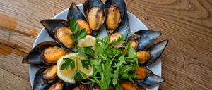 Schmecken nachts besonders gut: Miesmuscheln Midye Dolma im „Midye 47“.