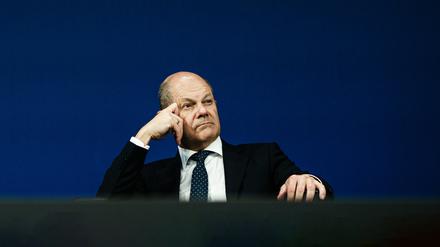 Einsam, isoliert? Kanzler Olaf Scholz erfährt derzeit einiges an Gegenwind. 