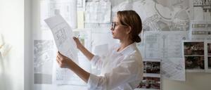 Bauleiterin bei der Arbeit. Jobs in der Baubranche gehören nach wie vor zu den bestbezahlten Berufen.