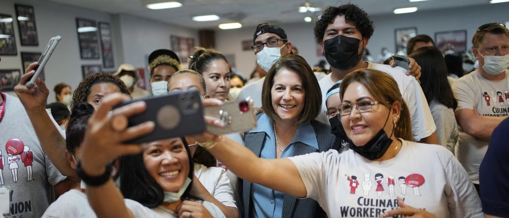 Senatorin Catherine Cortez Masto mit Mitgliedern der Culinary Union