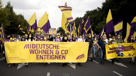 Eine Demo der Initiative Deutsche Wohnen und Co. Enteignen.