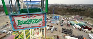 Ausblick von oben. 78.000 Quadratmeter ist der Zentrale Festplatz groß - aber nur in weiter Ferne lässt sich hier der Funkturm Berlin erkennen.