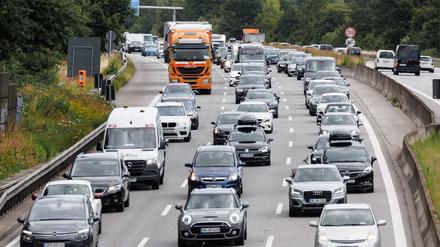 Autos auf einer Autobahn. (Symbolfoto)