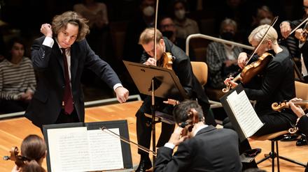 Maxim Emelyanychev am Donnerstag mit den Berliner Philharmonikern