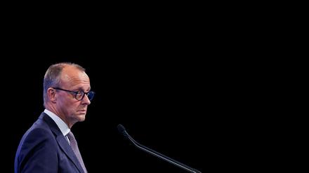 Friedrich Merz greift die Ampelkoalition in Berlin an. 