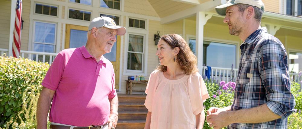 Trump oder Biden, Republikaner oder Demokraten? Die Spaltung geht in den USA sogar durch die Familien, so wie bei Ingo Zamperonis amerikanischer Ehefrau Jiffer und seinem Schwiegervater Paul (links).