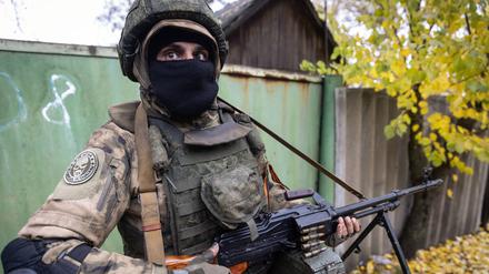  Ein russischer Soldat nahe der Frontlinie in Luhansk.
