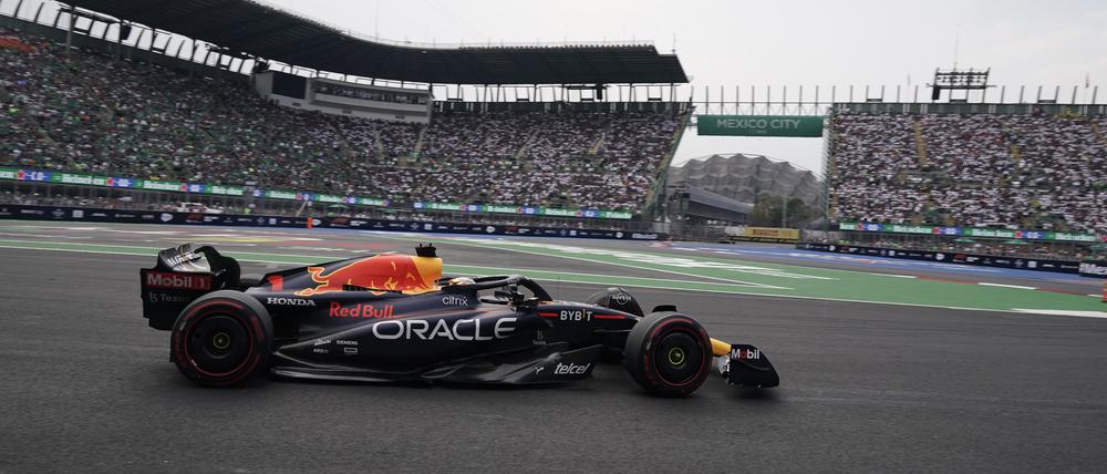 Formel-1-Weltmeisterschaft, Grand Prix von Mexiko, Rennen: Max Verstappen aus den Niederlanden vom Team Red-Bull in Aktion.