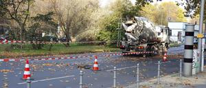 Die 44-jährige Radfahrerin war vergangene Woche Montag an der Bundesallee von einem Betonmischer überfahren worden.