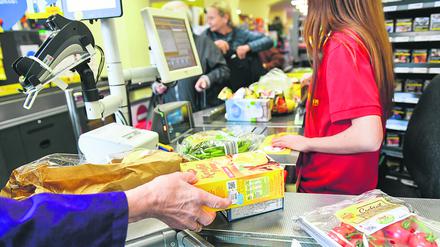 Die Preise für Lebens- und Genussmittel stiegen sogar um 13,1 Prozent im Vergleich zum Vorjahr. 