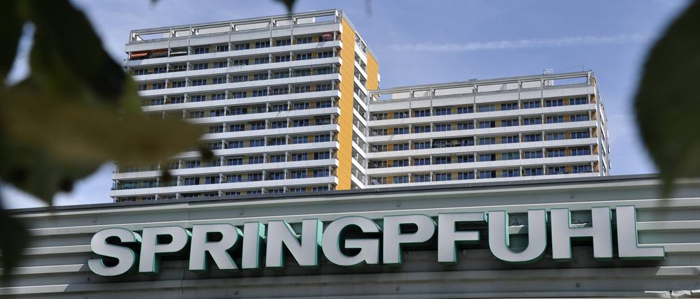 Die Sanierung des Dachs auf dem S-Bahnhof Springpfuhl wurde um drei Jahfre verschoben.