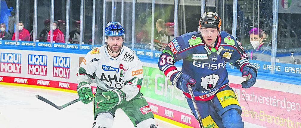 Yannick Veilleux (r.) fehlte den Eisbären lange. Nun steht er vor seinem Comeback.