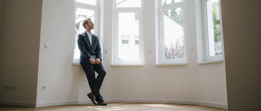 Makler allein zu Hause? Das Geschäft läuft nicht mehr reibungslos wie von selbst - es wird nicht mehr jeder Preis bezahlt.