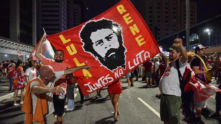  SO PAULO, SP - 30.10.2022: SEGUNDO TURNO ELEIES 2022 SP - Population celebrates on Av. Paulista, in So Paulo, the victory of the President-elect of Brazil, Luiz Incio Lula da Silva, PT this Sunday, 30 after the counting of the votes. x2286366x PUBLICATIONxNOTxINxBRA RobertoxCasimiro