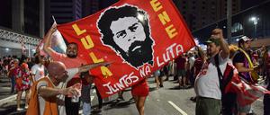  SO PAULO, SP - 30.10.2022: SEGUNDO TURNO ELEIES 2022 SP - Population celebrates on Av. Paulista, in So Paulo, the victory of the President-elect of Brazil, Luiz Incio Lula da Silva, PT this Sunday, 30 after the counting of the votes. x2286366x PUBLICATIONxNOTxINxBRA RobertoxCasimiro