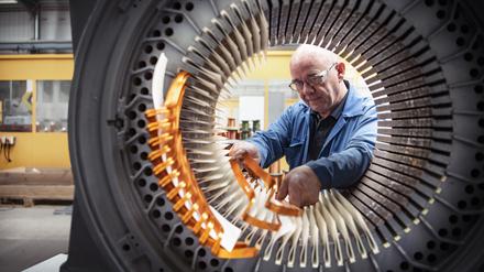 Immer mehr Menschen arbeiten auch nach Berufsende. Mit einem Nebenjob lässt sich die Rente aufbessern.
