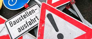 Wird in Berlin gebaut, bleibt kaum ein Schild auf dem anderen.