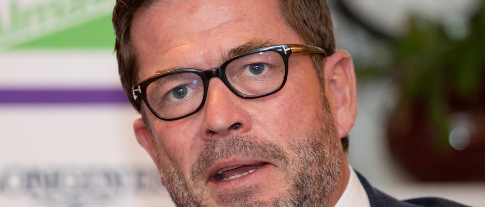 Karl-Theodor zu Guttenberg wird am 11. Dezember mit Thomas Gottschalk den Jahresrückblick moderieren (Archivbild).