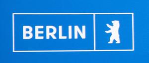 Die Regierende Bürgermeisterin Franziska Giffey und Senatorin für Umwelt, Mobilität, Verbraucher- und Klimaschutz Bettina Jarasch waehrend der Senatspressekonferenz nach einer Sondersitzung des Senats in Berlin am 1. November 2022. Senatspressekonferenz in Berlin *** Governing Mayor Franziska Giffey and Senator for Environment, Mobility, Consumers and Climate Protection Bettina Jarasch during the Senate press conference after a special session of the Senate in Berlin on November 1, 2022 Senate press conference in Berlin