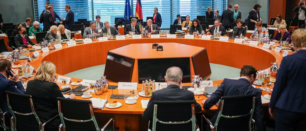 An diesem Montag wieder: Der Kanzler und sein Kabinett empfangen die Ministerpräsidentenkonferenz im Kanzleramt - hier ein Bild vom November 2022. 