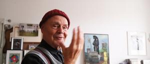 Der Maler Peter Rohn in seinem Atelier in Potsdam-West