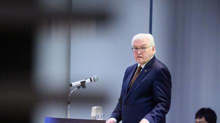 Bundespräsident Frank-Walter Steinmeier hält bei einem Besuch der Doshisha-Universität eine Rede zum Thema Klima.
