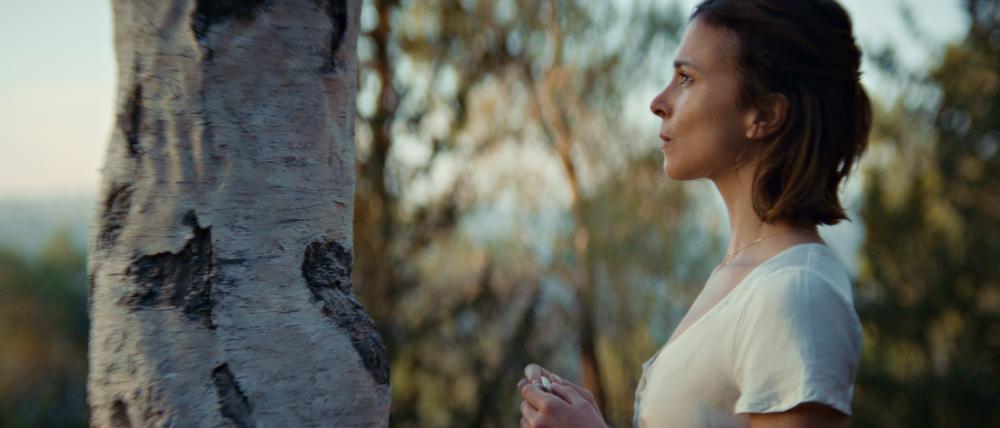 Aylin Tezel in „Der Russe ist einer, der Birken liebt“.
