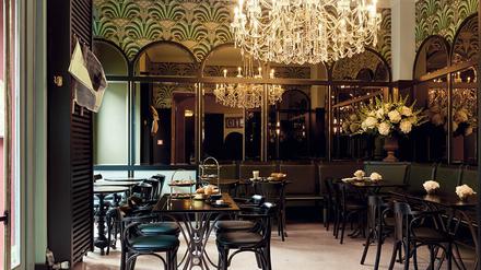 Gastraum des Restaurants im Wintergarten-Varieté.