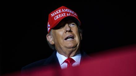 Der ehemalige US-Präsident Donald Trump spricht während einer Wahlkampfveranstaltung in Sioux City, Iowa.