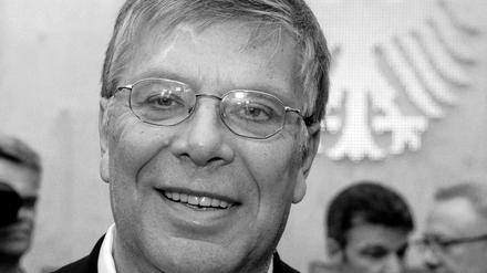 Peter Danckert ist im Alter von 82 Jahren verstorben. 