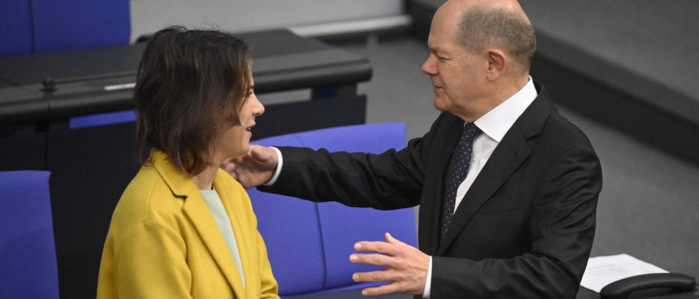 Der Bundeskanzler Olaf Scholz und Außenministerin Annalena Baerbock.