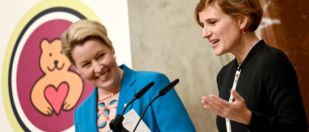 Am Freitag im Roten Rathaus: Berlins Regierende Bürgermeisterin Franziska Giffey (SPD) und Sozialsenatorin Katja Kipping (Die Linke).