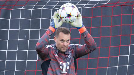Torwart Manuel Neuer kann wieder richtig zugreifen, er steht vor seinem Comeback.