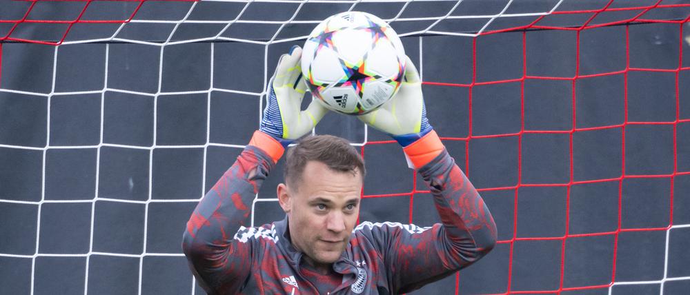 Torwart Manuel Neuer kann wieder richtig zugreifen, er steht vor seinem Comeback.