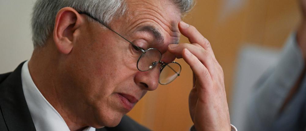 Peter Feldmann (SPD), Oberbürgermeister von Frankfurt am Main, muss sich wegen Korruptionsvorwürfen verantworten.