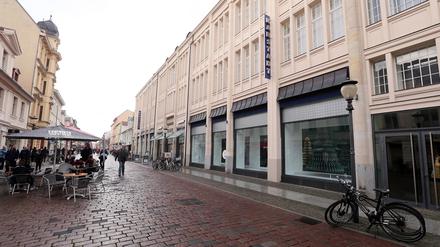 Der Kaufhauskonzern Galeria Karstadt Kaufhof ist in finanzieller Schieflage.