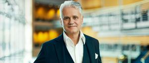 Martin Woelffer im Foyer des Theaters am Potsdamer Platz