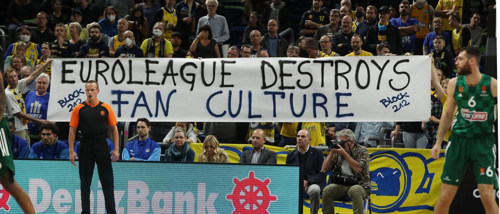 Beim Spiel gegen Panathinaikos Athen protestierten Albas Fans erstmals.