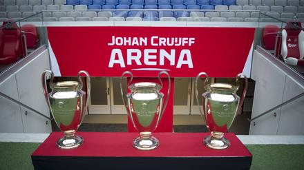 Nur wenige Vereine können so viele internationale Titel aufweisen wie Ajax. Das Stadion heißt seit vier Jahren Johan Cruyff Arena, zu Ehren des besten Spielers der Klubgeschichte.