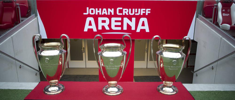 Nur wenige Vereine können so viele internationale Titel aufweisen wie Ajax. Das Stadion heißt seit vier Jahren Johan Cruyff Arena, zu Ehren des besten Spielers der Klubgeschichte.