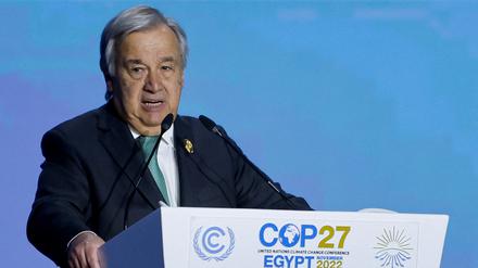 Der Generalsekretär der Vereinten Nationen António Guterres spricht während des COP27-Klimagipfels in Ägypten.
