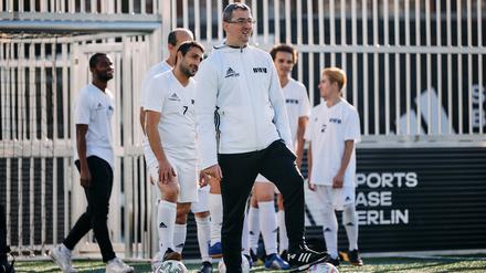 Vincent Grüneberg (vorne) will mit seiner Mannschaft von der Behindertenwerkstatt Berlin (BWB) bei den Special Olympics World Games die Goldmedaille holen.