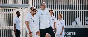 Vincent Grüneberg (vorne) will mit seiner Mannschaft von der Behindertenwerkstatt Berlin (BWB) bei den Special Olympics World Games die Goldmedaille holen.