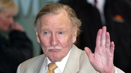 Leslie Phillips bei der Premiere zu „Harry Potter und die Kammer des Schreckens“, 2002. 