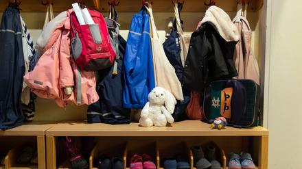 Garderobe eines Kindergartens. (Symbolfoto)
