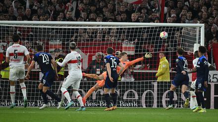  Konstantinos Mavropanos sorgt für die späte Entscheidung.