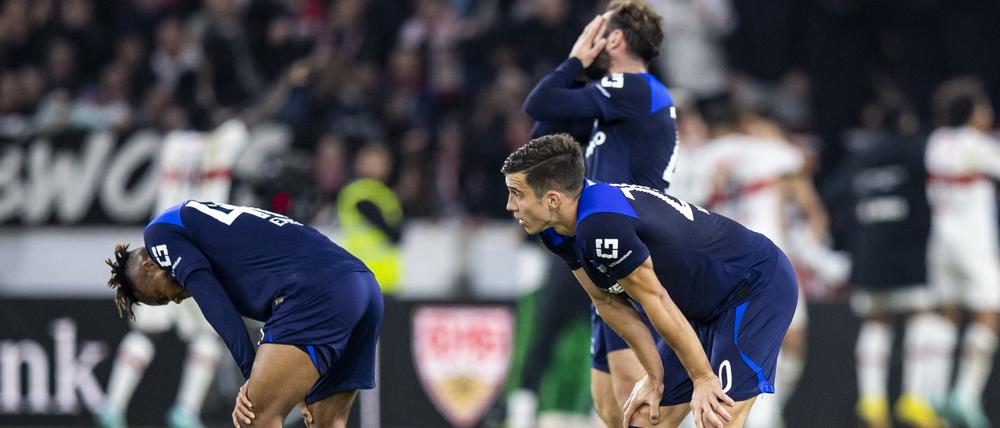 Das gibt es nicht: Herthas Spieler nach dem späten Gegentor. 