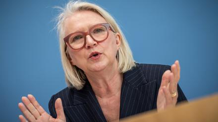 „Alles in allem sind Steuererhöhungen Signal für ein solidarisches Überwinden der Energiekrise“, sagt Monika Schnitzer.