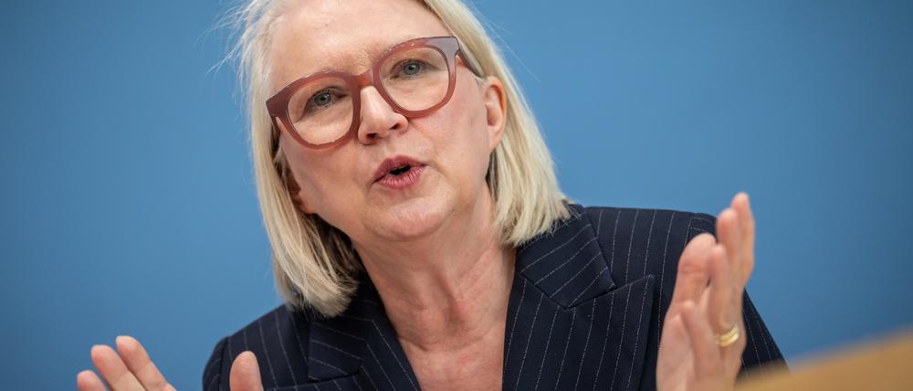 „Alles in allem sind Steuererhöhungen Signal für ein solidarisches Überwinden der Energiekrise“, sagt Monika Schnitzer.