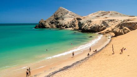 Der kolumbianische Zuckerhut am Strand der Guajira.